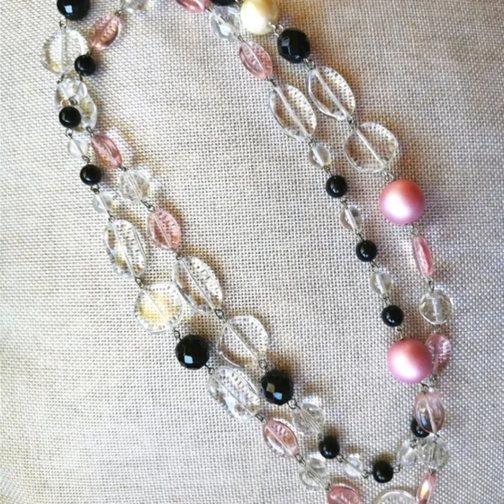 Vintage Czech Art Glass necklace Pink black